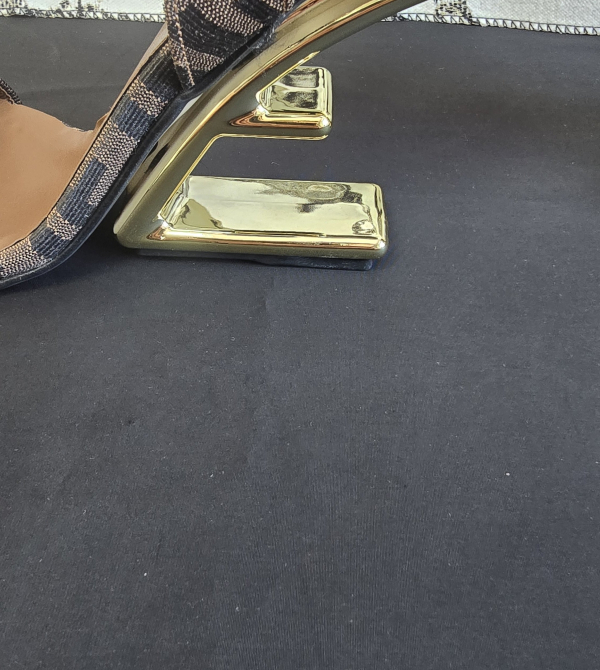 Tacon Fendi original